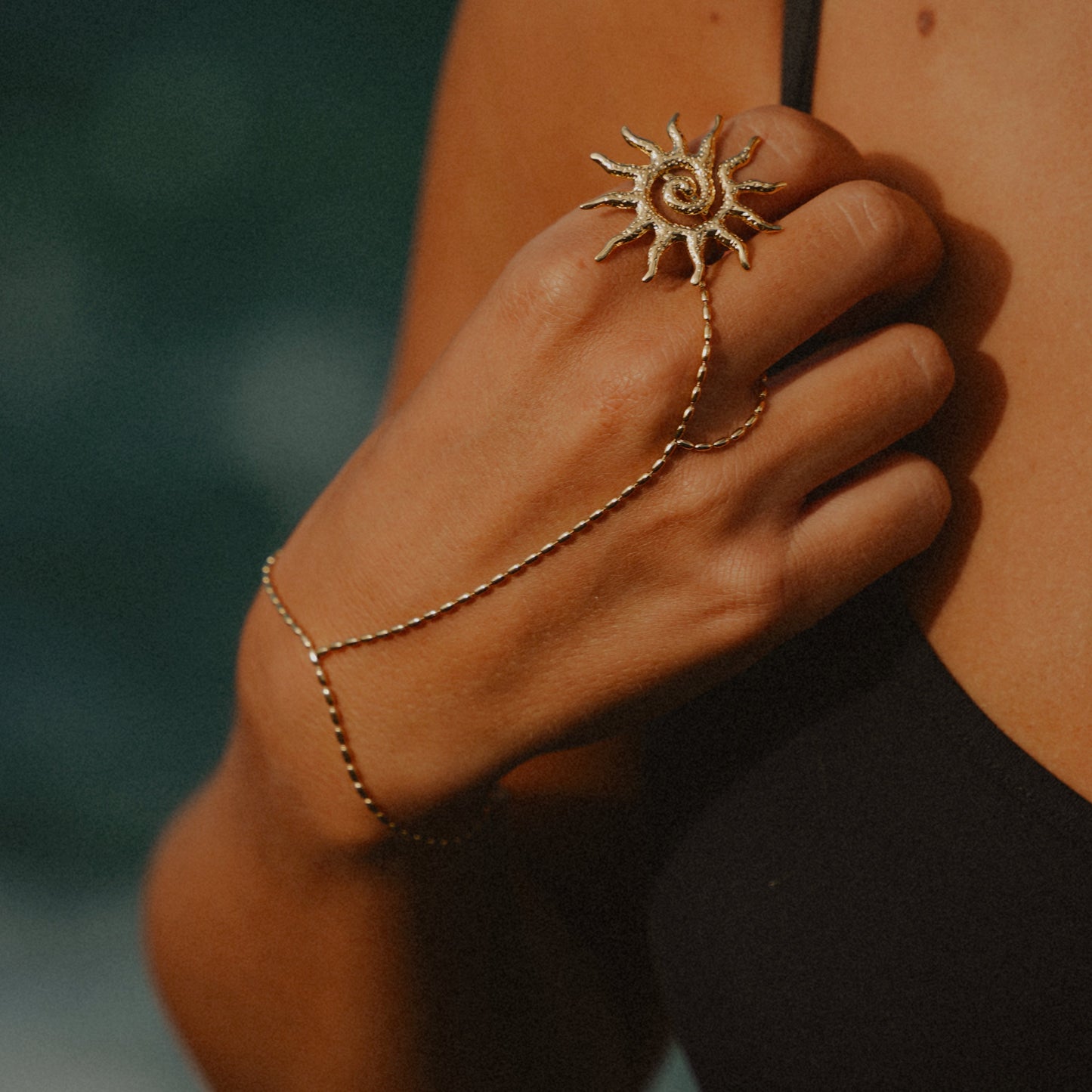 Moorea Handchain